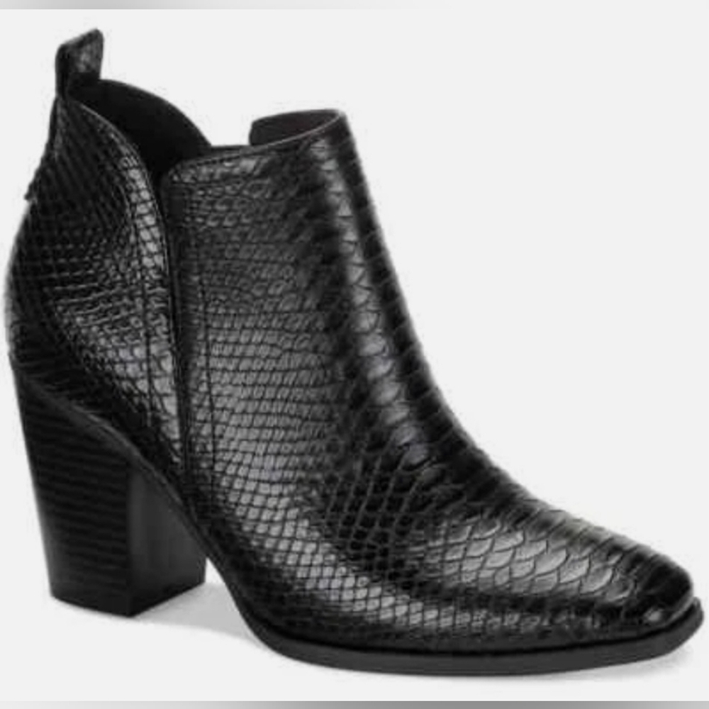 Sun + Stone Pollyy women's black faux snake leather ankle boots size 10 NWOT